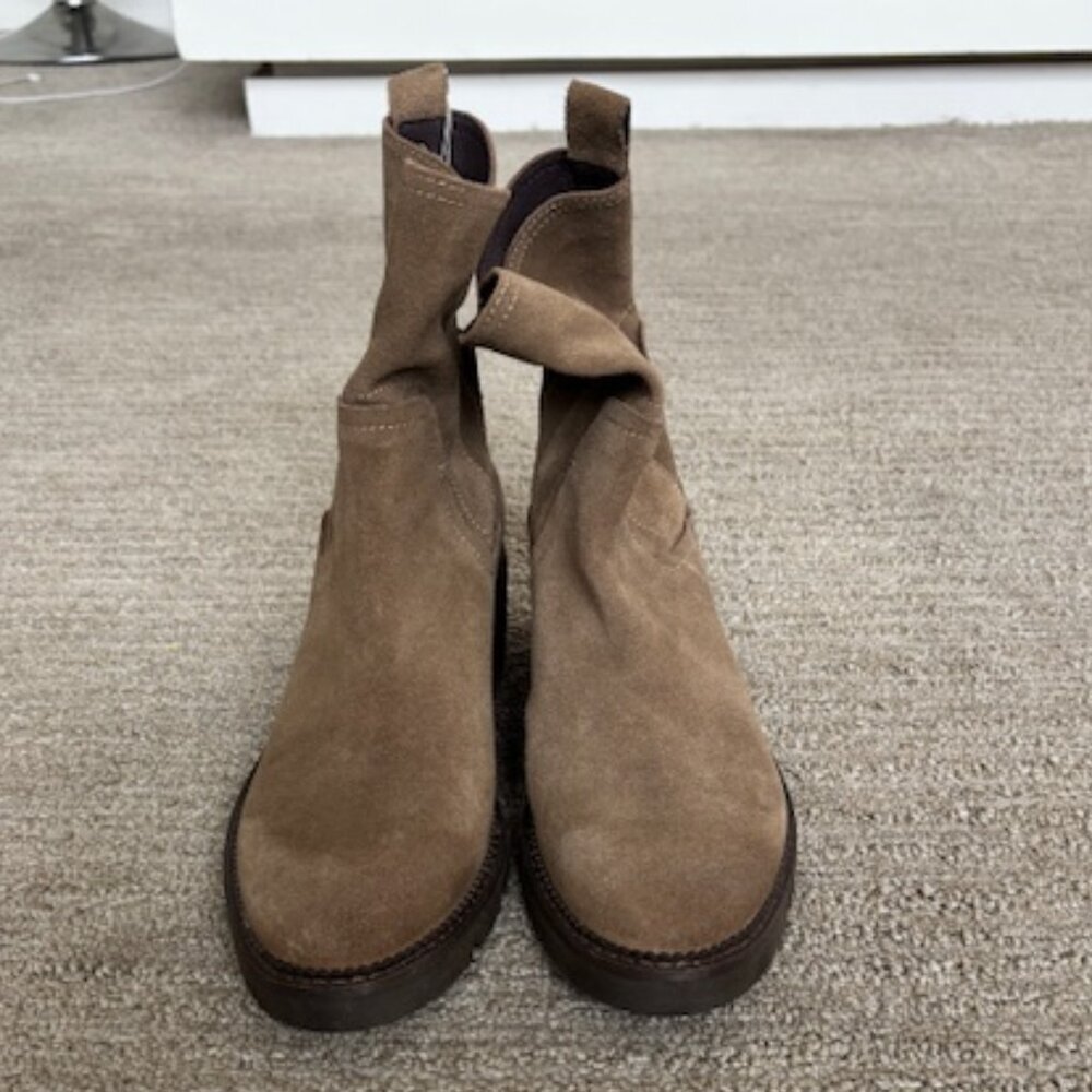 Donald Pliner Women's Suede Boots in Perfect Condition - Picture 3 of 6